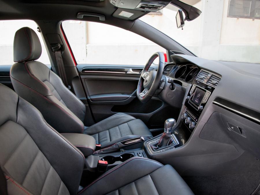  Volkswagen Golf GTi 5-Door 2015 года  (US) (фото 5 из 6)